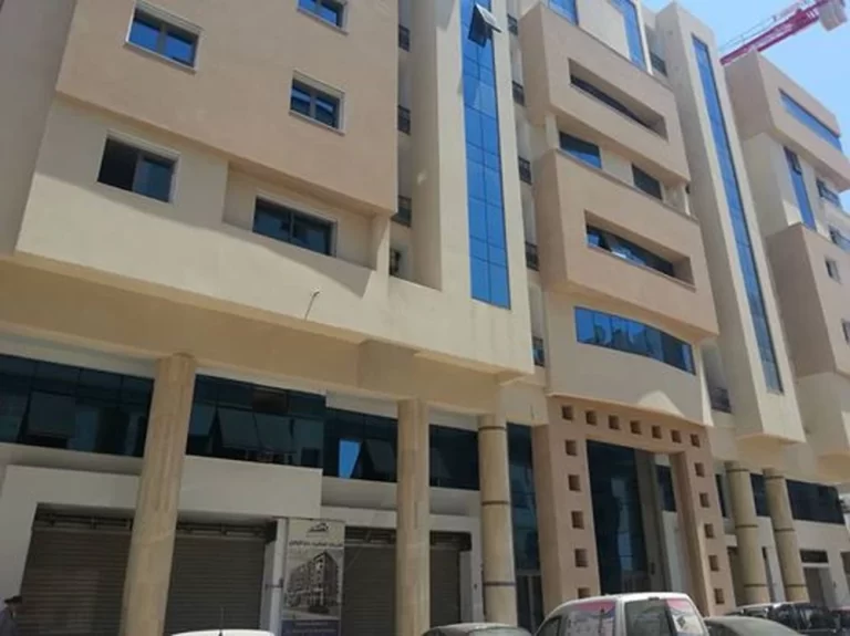 Grand local commercial