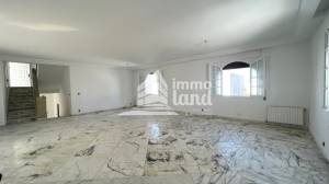 Villa de 600 m sur terrain de 530 m