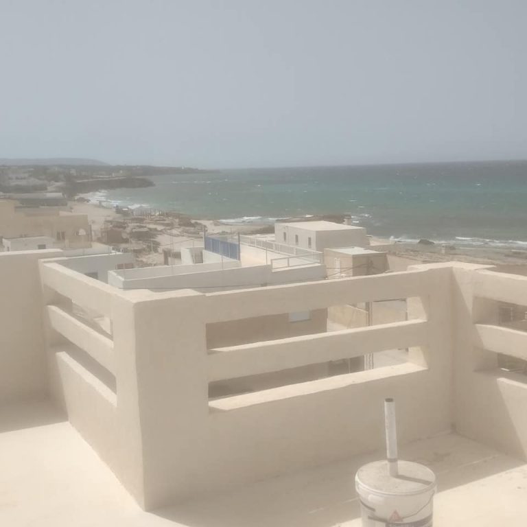 Villa pied dans l'eau à sounine de 320 m2