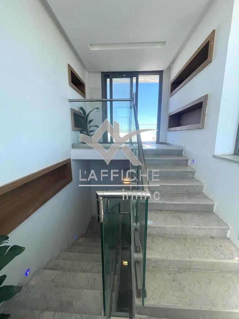 Magnifique penthouse neuf &agrave; gammarth ref1829