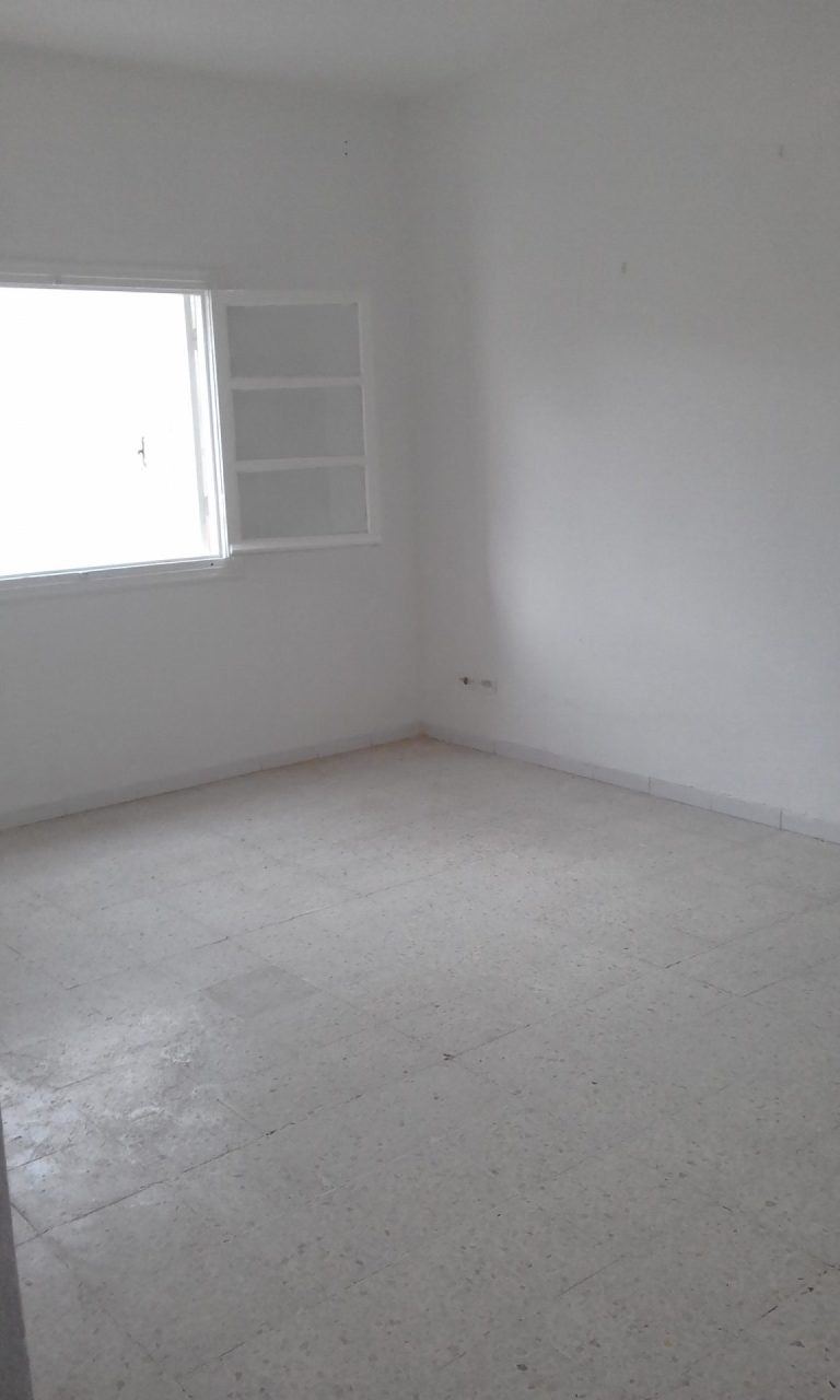 Apprt tres bon emplacement mourouj 5