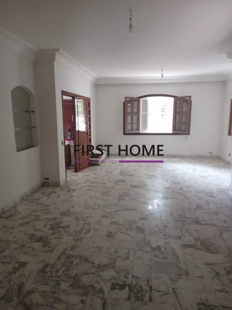 Une villa sur deux niveau a ariana