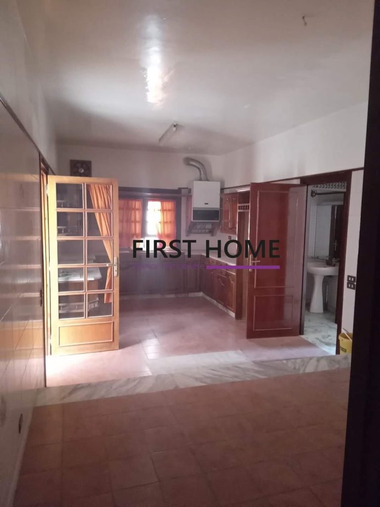 Une villa sur deux niveau a ariana