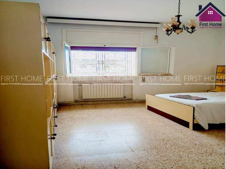 Une villa &agrave; ariana d'une vue d&eacute;gag&eacute;e et calme