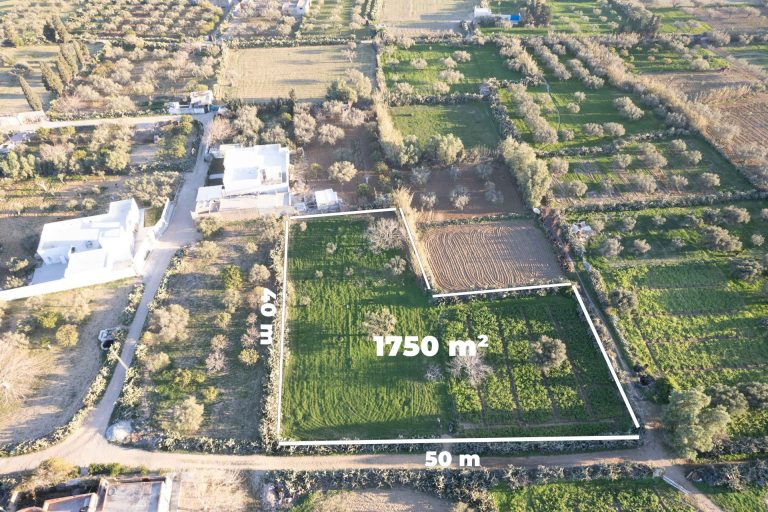 Terrain nu 5 minute a la plage