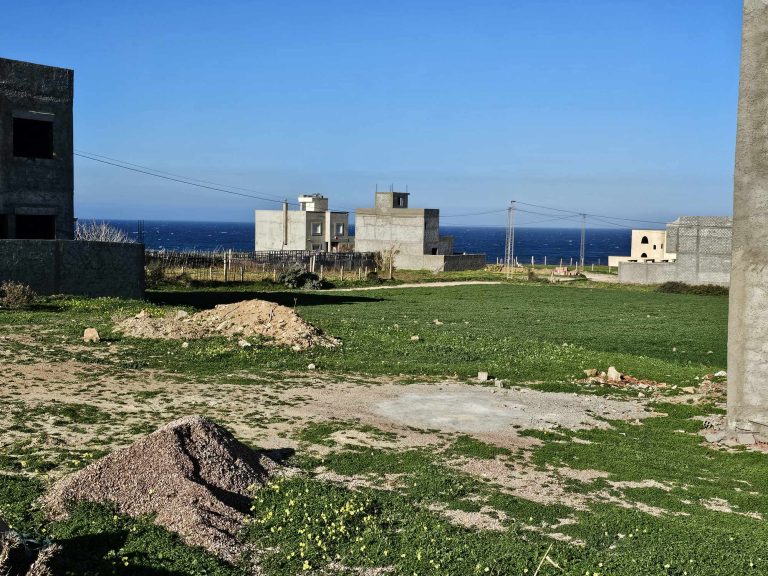 Terrain 140 m2 ain mestir rafraf