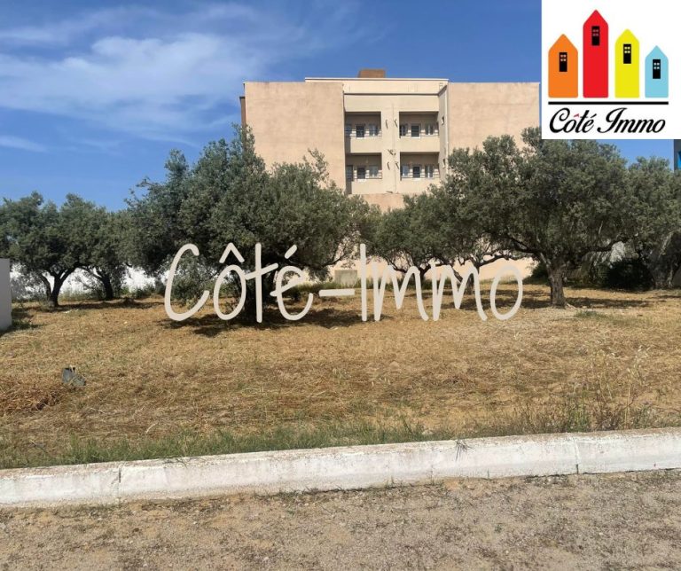 Un terrain &agrave; ezzahra route de rades