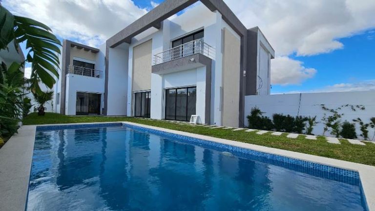 Villa guzmania ref v2732