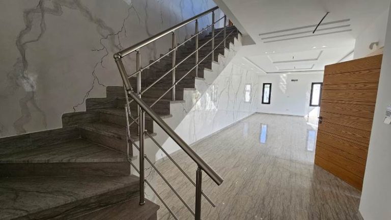 Villa guzmania ref v2732