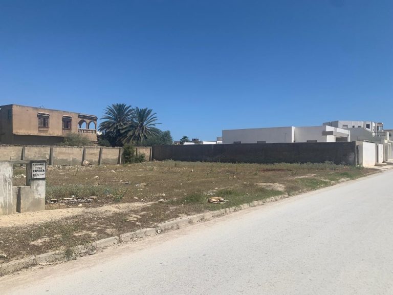 737 m2 avec titre foncier individuel disponible