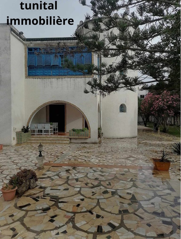 Terrain avec villa &agrave; l'aouina