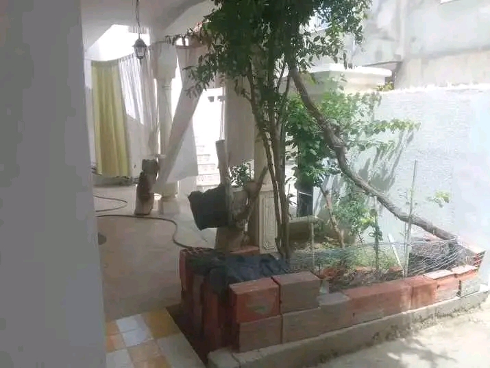 S2 tr&egrave;s propre 130m 5km hammamet