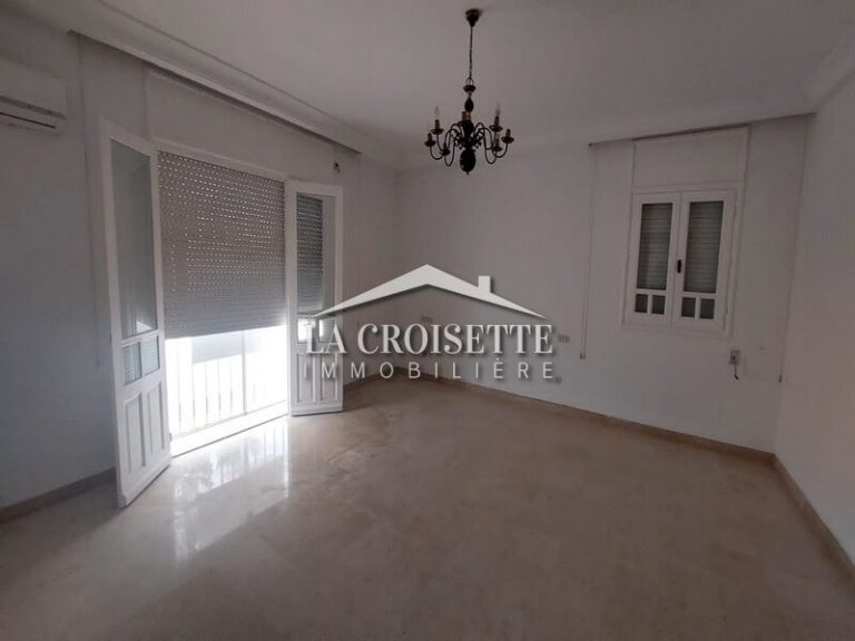 Villa s4 avec piscine &agrave; gammarth mvv0354