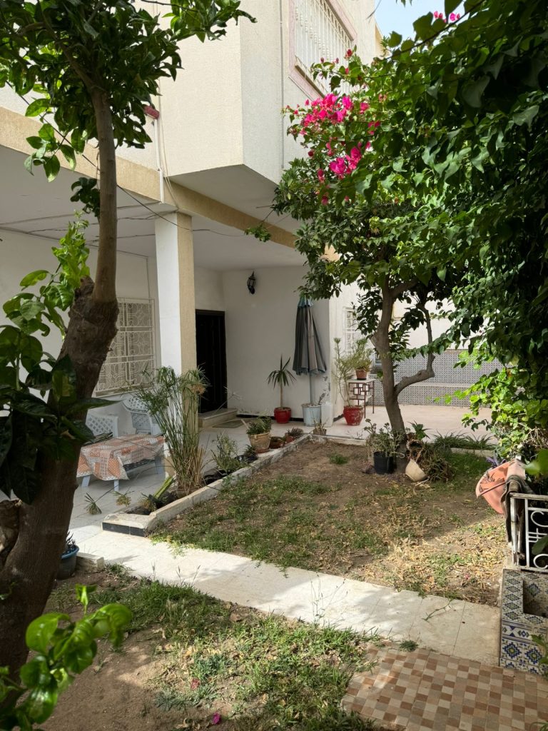 Villa compos&eacute;e de deux &eacute;tages ind&eacute;pendants