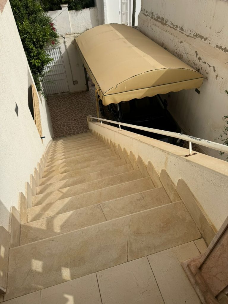 Villa compos&eacute;e de deux &eacute;tages ind&eacute;pendants