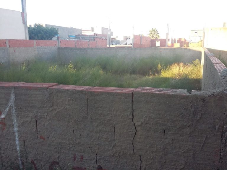 Terrain &agrave; raoued plage