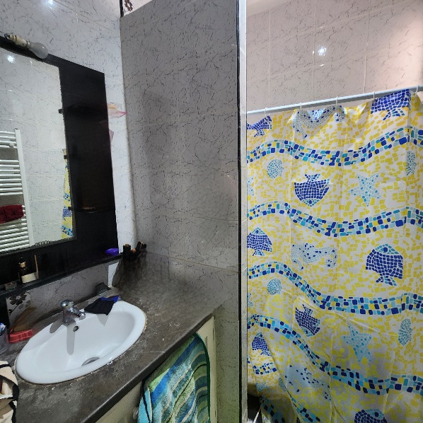 Villa cot&eacute; magasin g&eacute;n&eacute;ral