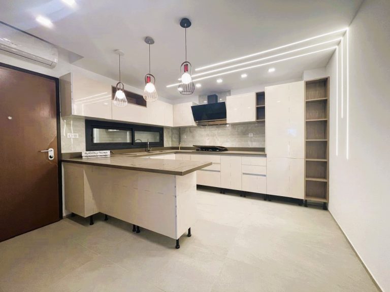 Une villa de 253m2 avec piscine &agrave; la soukra