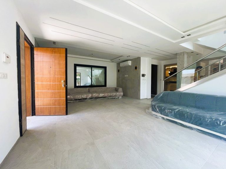 Une villa de 253m2 avec piscine &agrave; la soukra