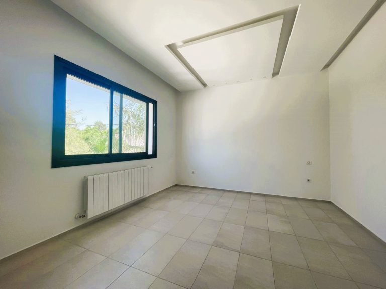 Une villa de 253m2 avec piscine &agrave; la soukra