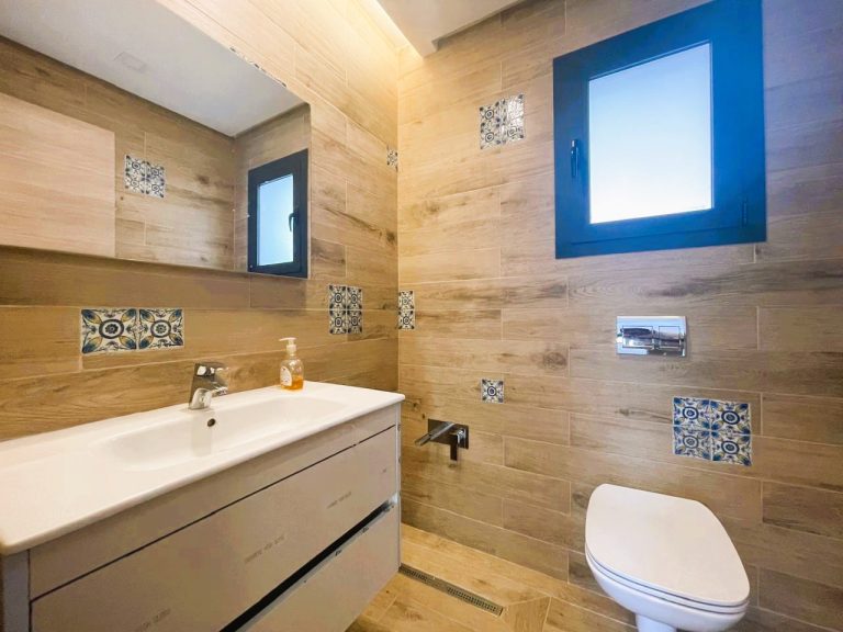 Une villa de 253m2 avec piscine &agrave; la soukra