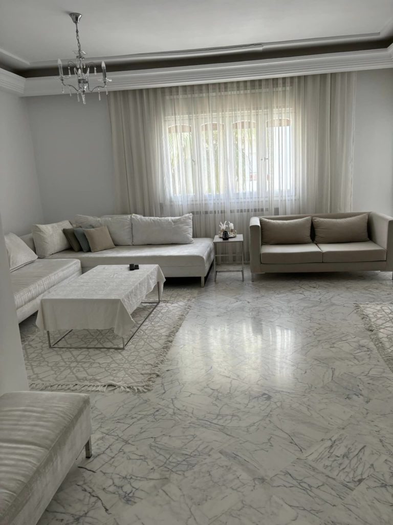 Ennasr 2 spacieux appt s4 avec garage et cellier