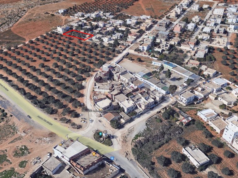 Terrain pr&egrave;s du bir el mnihla 600m ou 300m