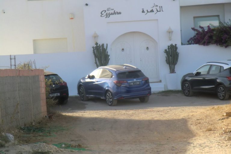 2000m2 situ&eacute; ezzahra 150m de la plage