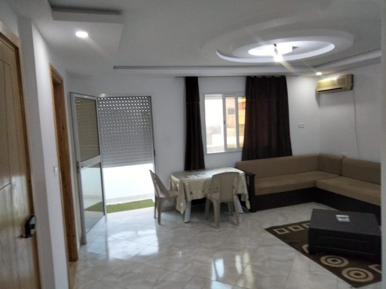 Appartement meubl&eacute; au premier &eacute;tage