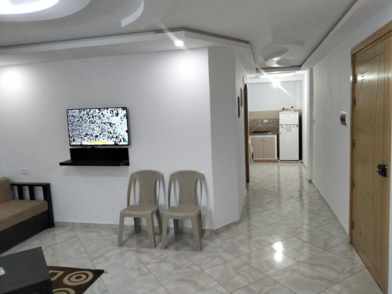 Appartement meubl&eacute; au premier &eacute;tage