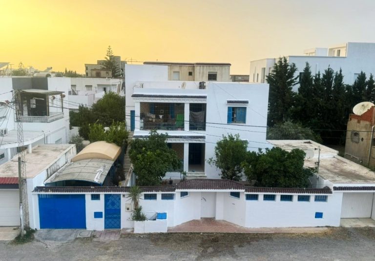 Villa r1 516m2 mornag cit&eacute; cheikh