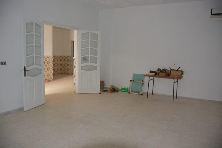 Grande villa pour usage commercial ou habitation