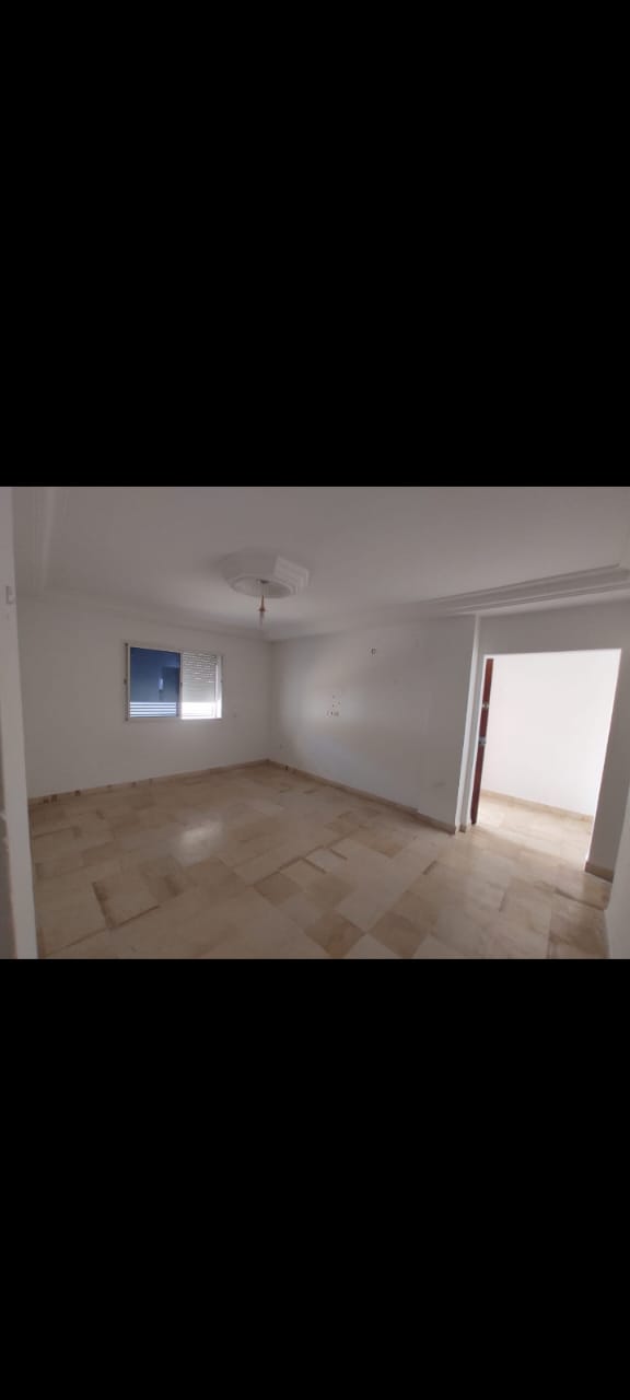 Une maison avec terrain