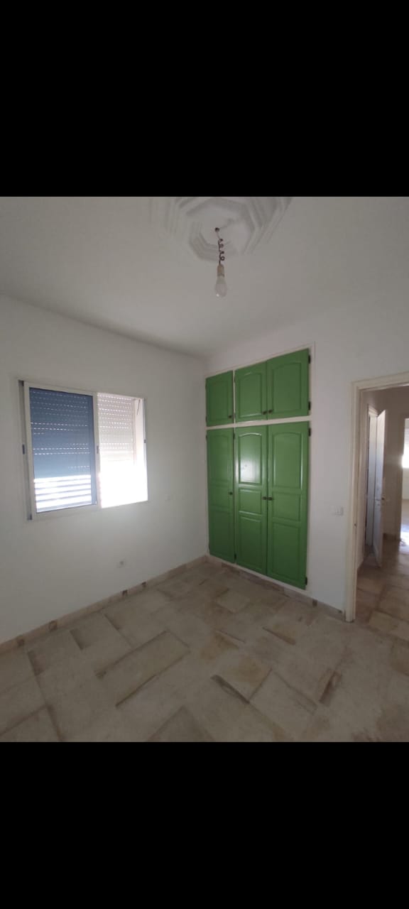 Une maison avec terrain