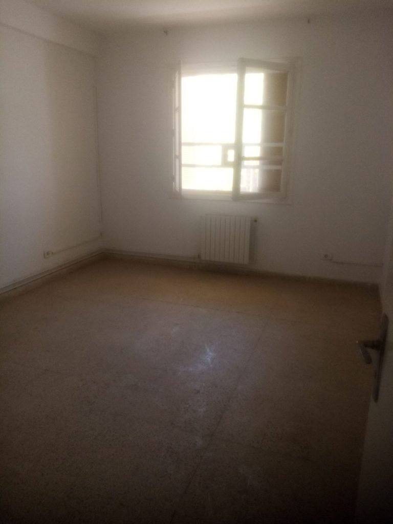 Appt s3 100m2 titre bleu a cite rommana