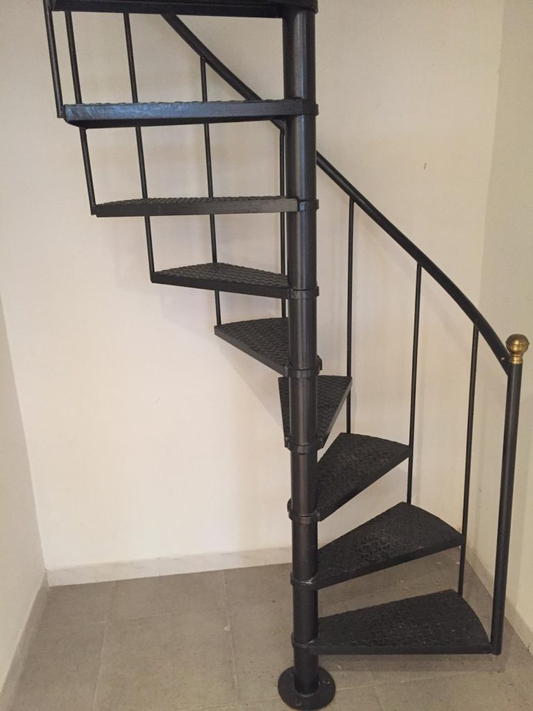 Murs magasin manar 1 en face campus