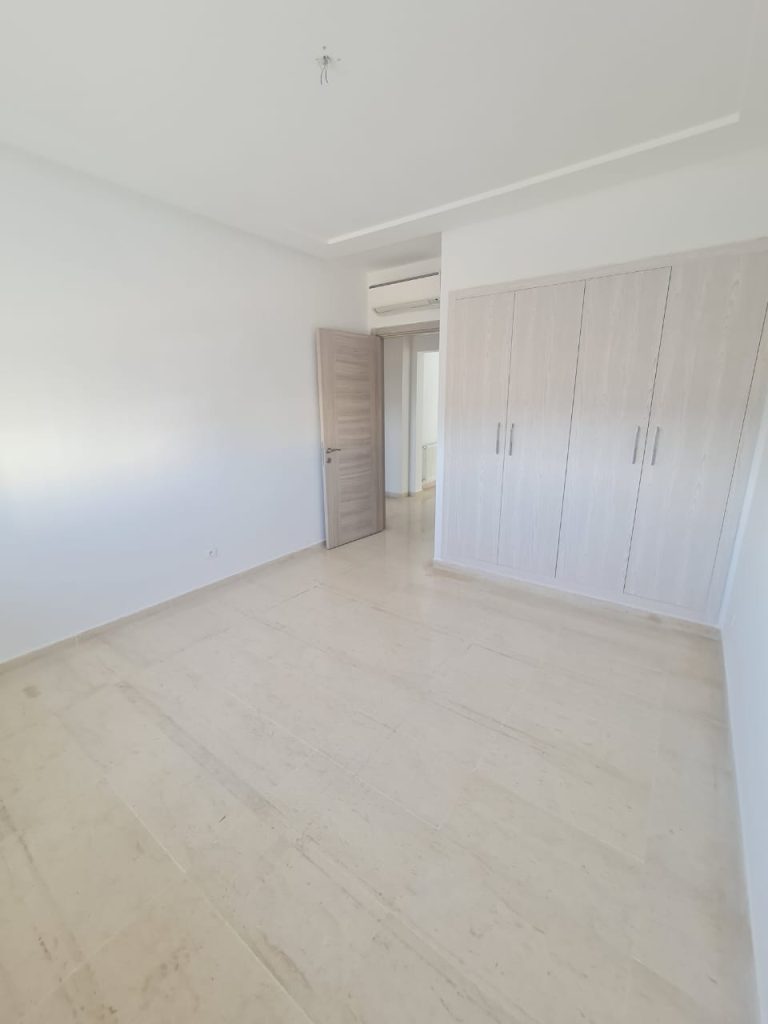 Appt s2 de 118m2 &agrave; ain zaghouan nord