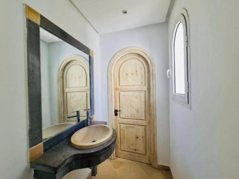 V441 villa florida corniche villa