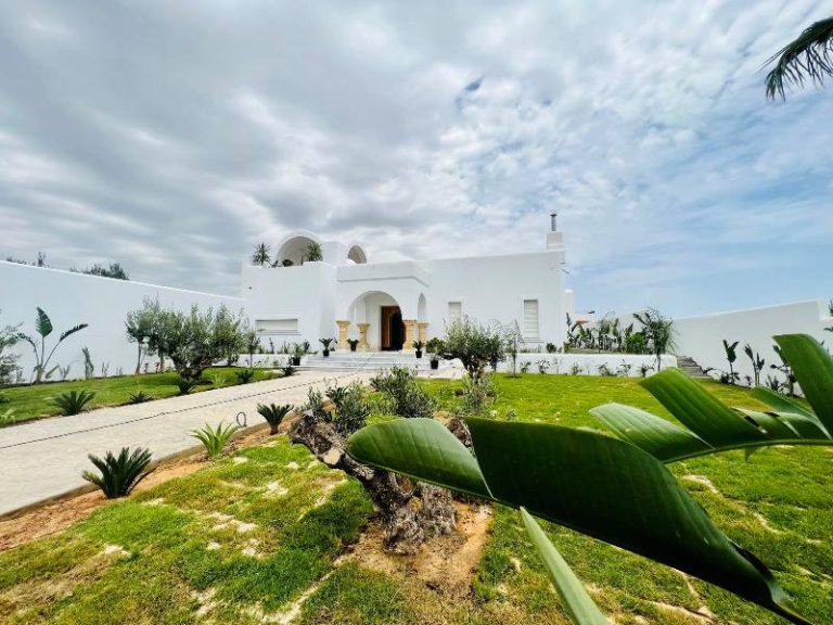 V466 villa verte sud el monchar