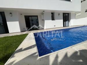 Un appartement avec piscine ref853a