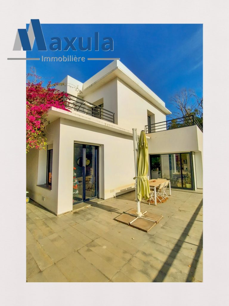 Villa d architecte a chouchet rades