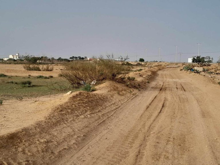 Terrain route de l'a&eacute;roport km 10