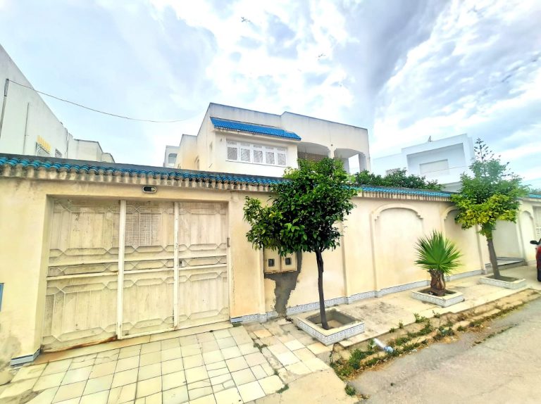 Villa 2 niveaux &agrave; menzah 9b