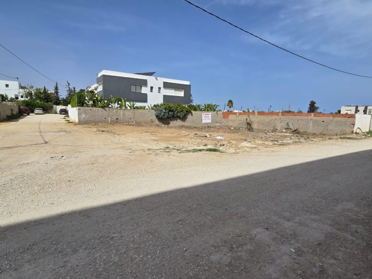 Terrain &agrave; soukra