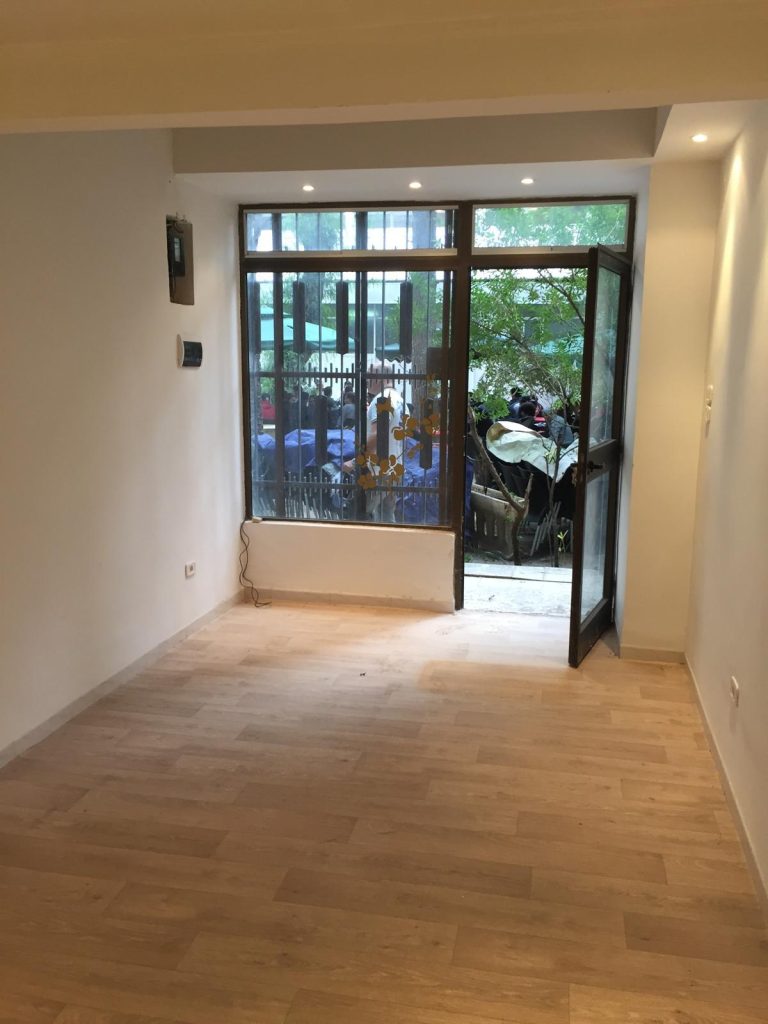 Murs magasin manar 1 en face campus