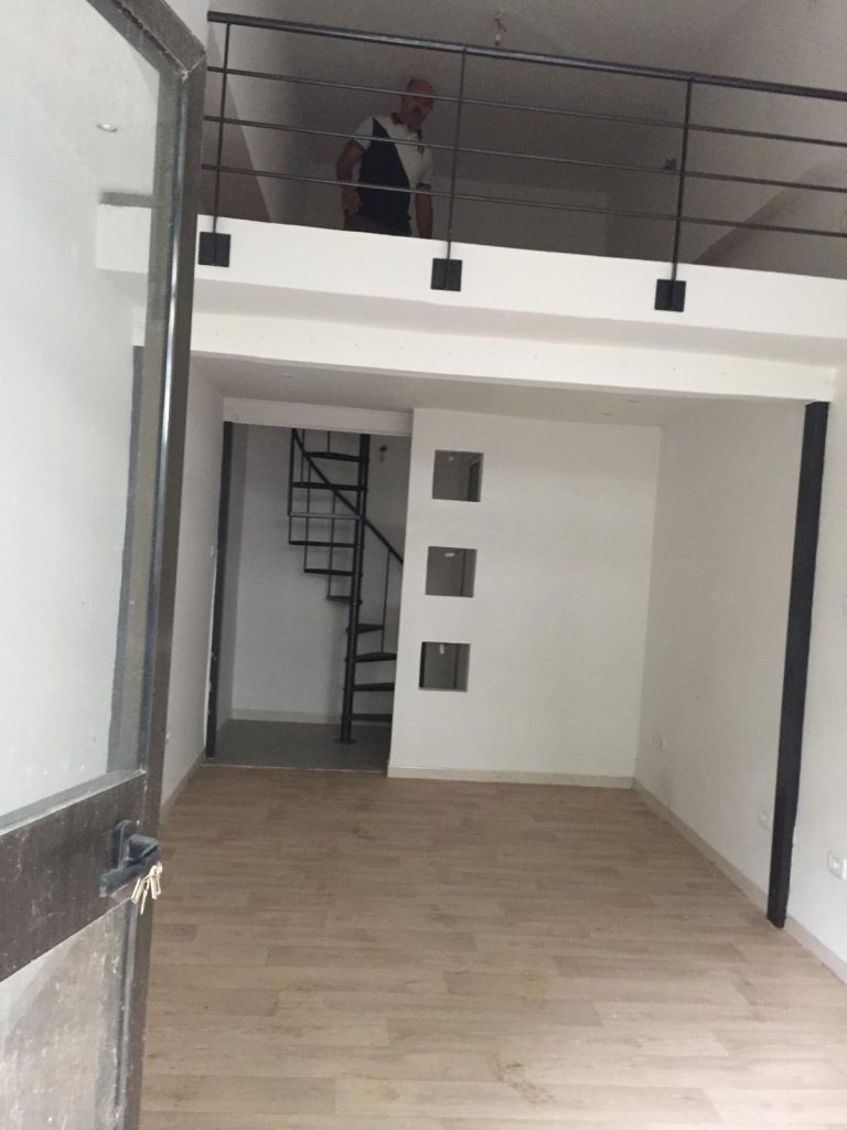 Murs magasin manar 1 en face campus