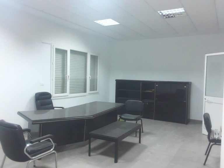 &Eacute;tage de bureau luxueux 600 m&egrave;tre carr&eacute;