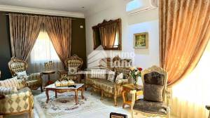 Villa de 461 m sur trois niveaux
