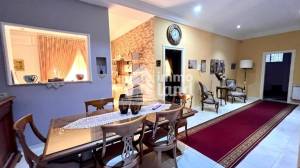 Villa de 461 m sur trois niveaux