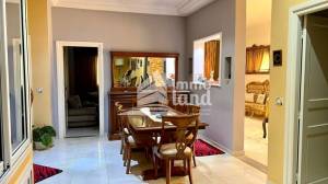 Villa de 461 m sur trois niveaux